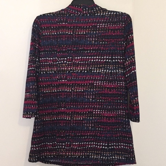 Kim Rogers Keyhole Top - Picture 2 of 6